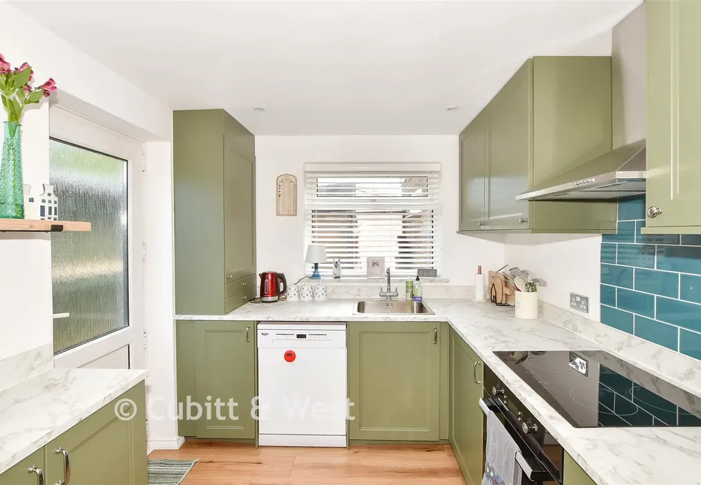 Kitchen - Kennedy Avenue, East Grinstead, West Sussex - Wards of Kent