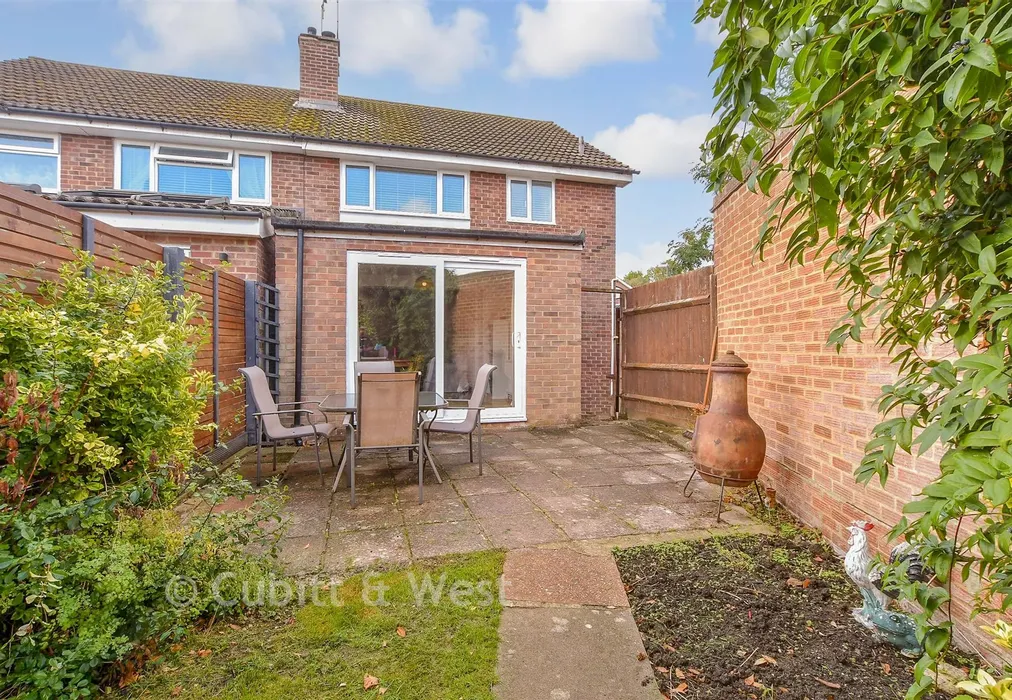 Rear Garden - Kennedy Avenue, East Grinstead, West Sussex - Wards of Kent