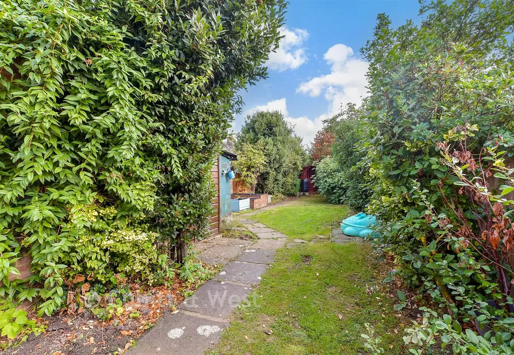 Rear Garden - Kennedy Avenue, East Grinstead, West Sussex - Wards of Kent