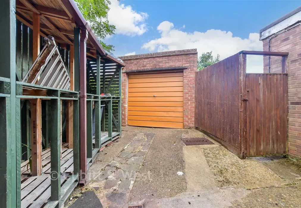 Garage/Wood Store - Kennedy Avenue, East Grinstead, West Sussex - Wards of Kent