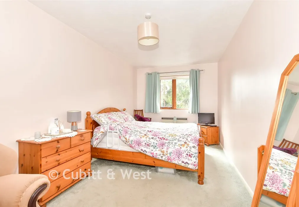 Bedroom - Fairfield Road, East Grinstead, West Sussex - Wards of Kent