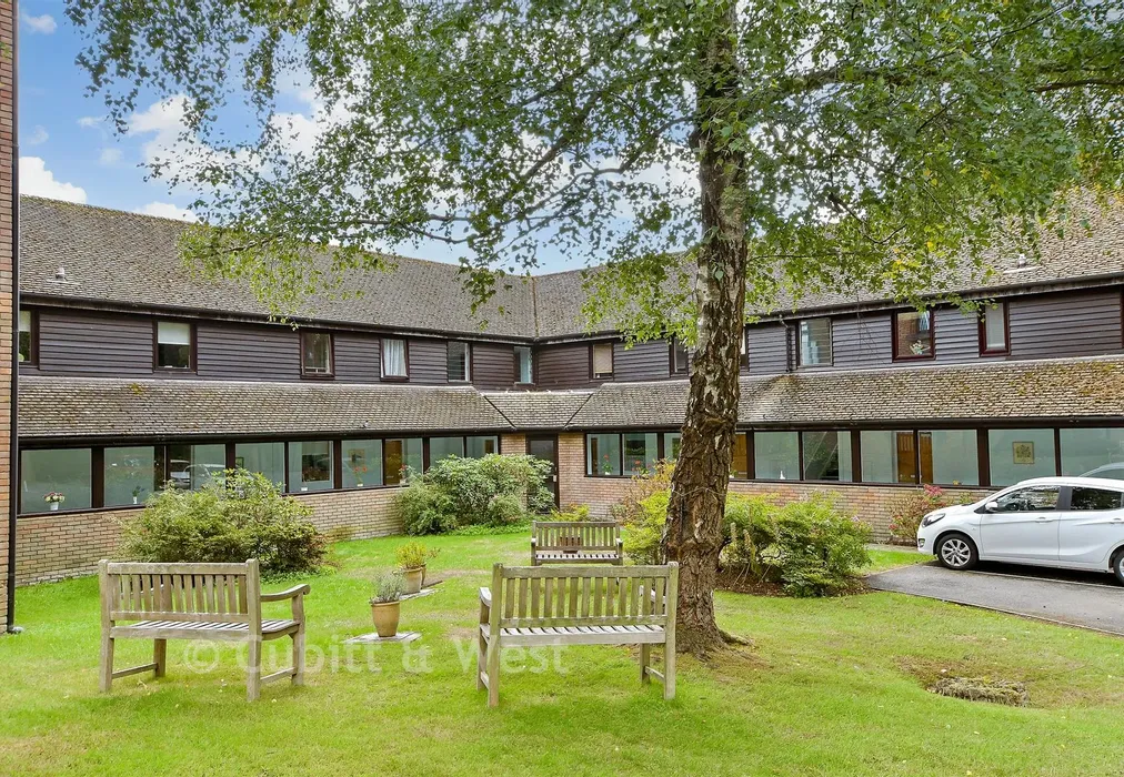 Communal Gardens - Fairfield Road, East Grinstead, West Sussex - Wards of Kent