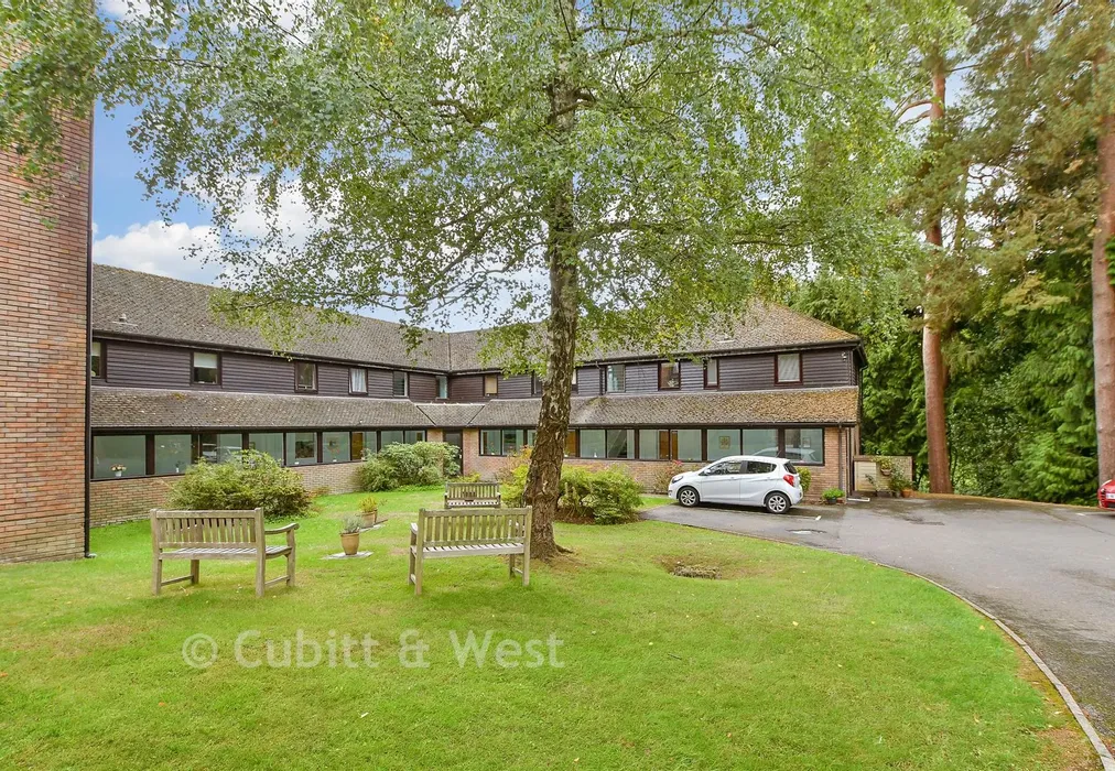 Communal Gardens - Fairfield Road, East Grinstead, West Sussex - Wards of Kent