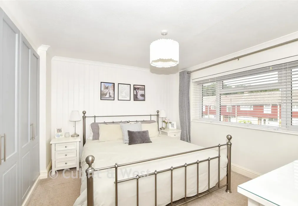 Bedroom 1 - Sherwood Walk, Furnance Green, Crawley, West Sussex - Wards of Kent