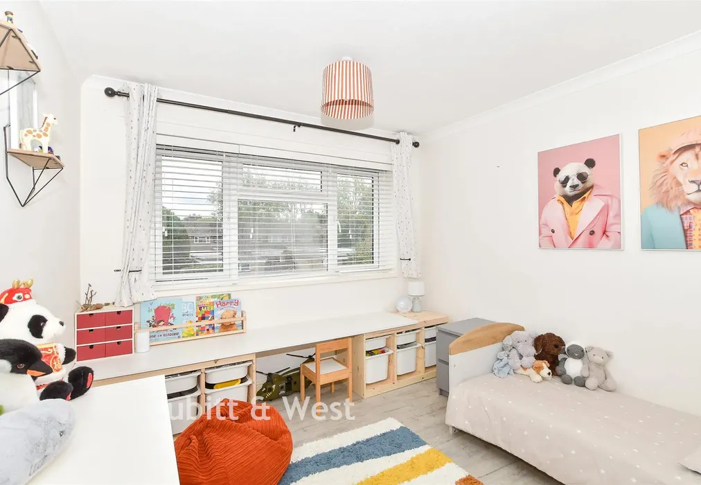 Bedroom 2 - Sherwood Walk, Furnance Green, Crawley, West Sussex - Wards of Kent
