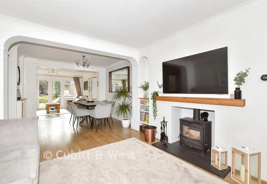 Lounge - Sherwood Walk, Furnance Green, Crawley, West Sussex - Wards of Kent