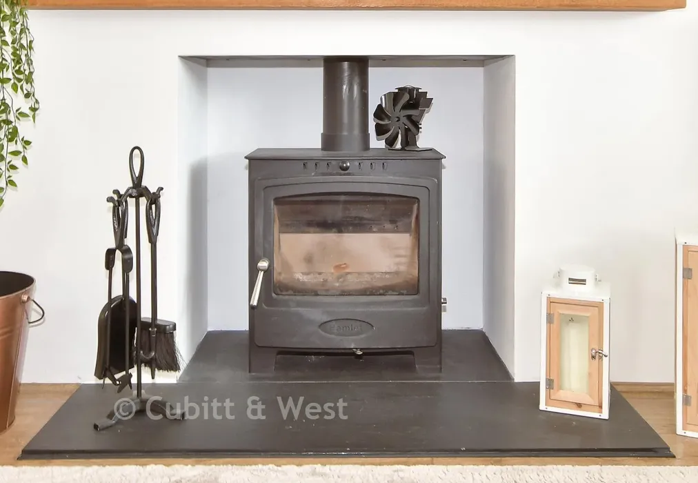 Internal Lifestyle Photograph - Sherwood Walk, Furnance Green, Crawley, West Sussex - Wards of Kent