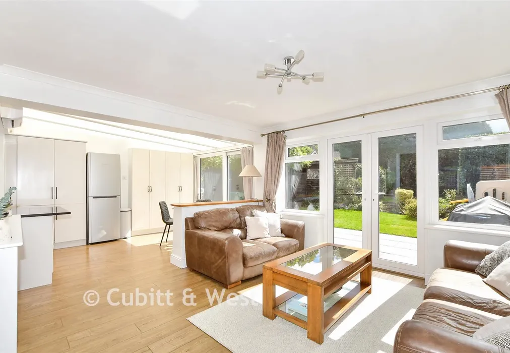 Family Area - Sherwood Walk, Furnance Green, Crawley, West Sussex - Wards of Kent