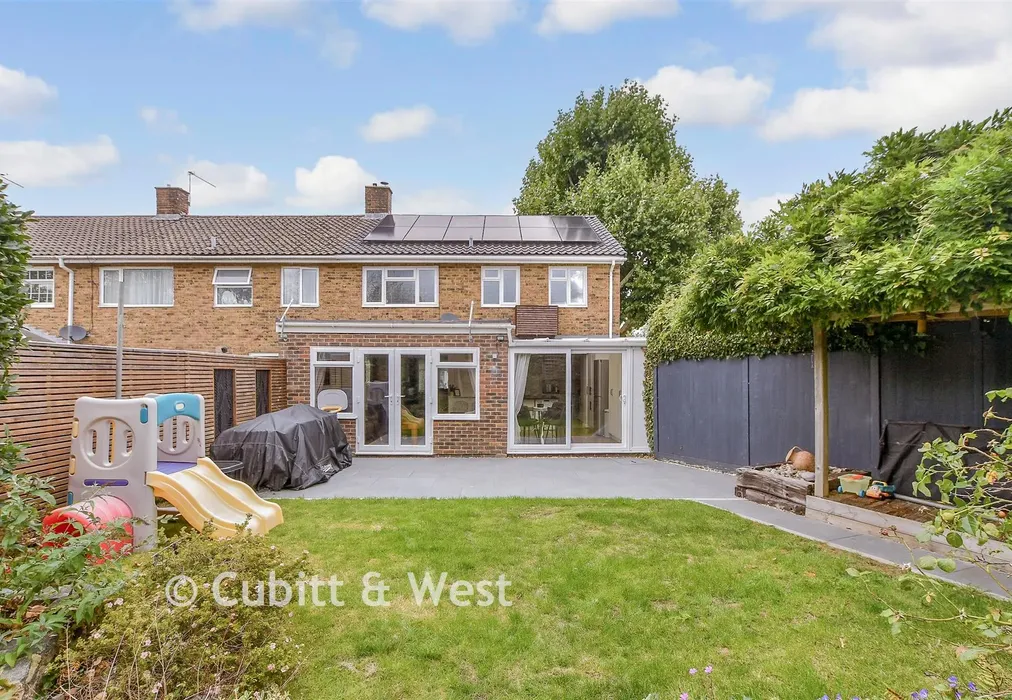 Rear Garden - Sherwood Walk, Furnance Green, Crawley, West Sussex - Wards of Kent