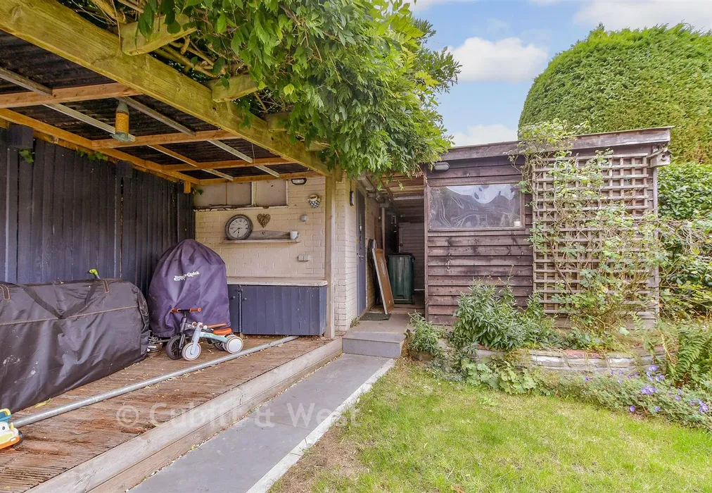 Rear Garden - Sherwood Walk, Furnance Green, Crawley, West Sussex - Wards of Kent