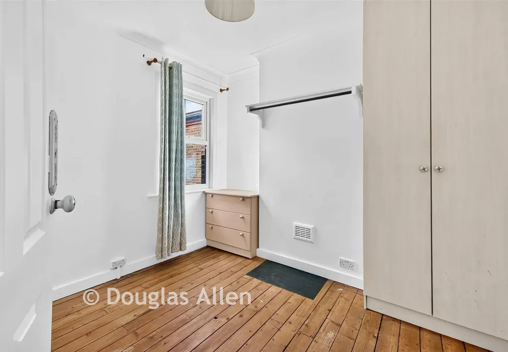 Bedroom - Edward Road, Walthamstow - Wards of Kent