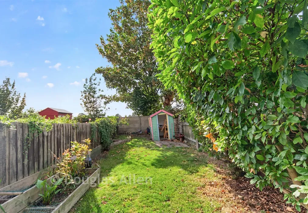 Rear Garden - Edward Road, Walthamstow - Wards of Kent