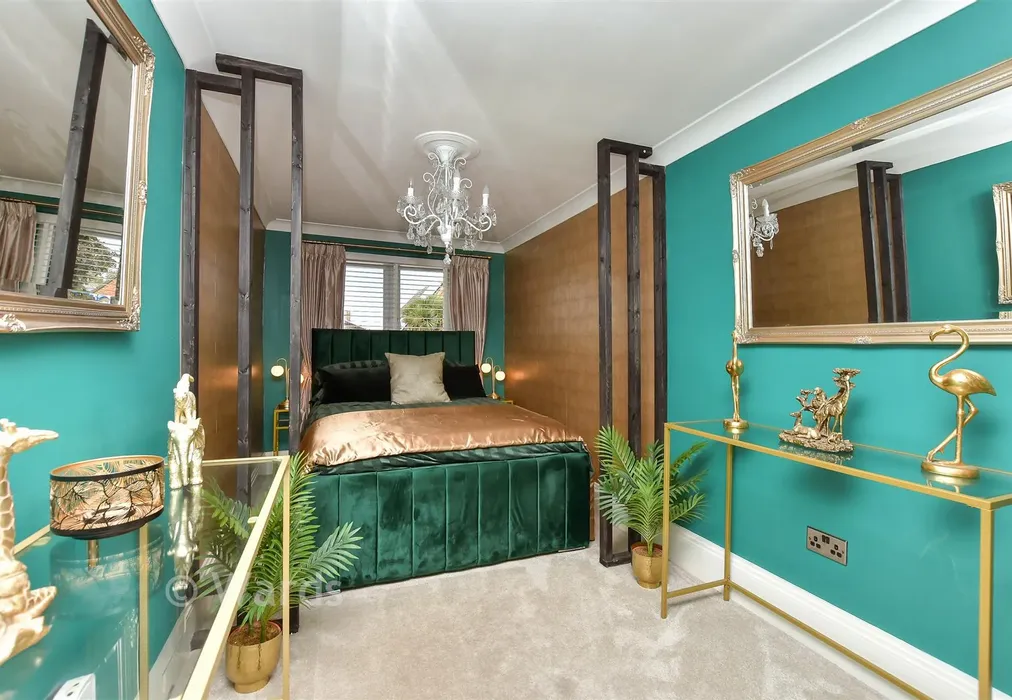 Bedroom 1 - Imperial Avenue, Minster On Sea, Sheerness, Kent - Wards of Kent