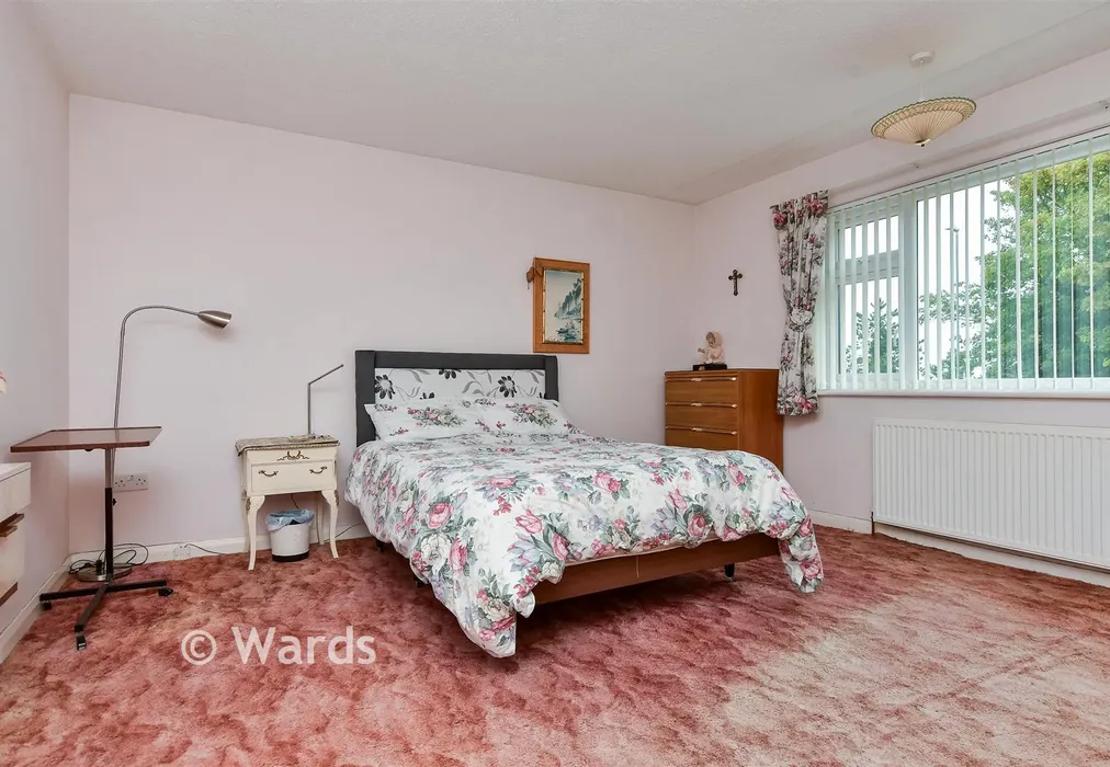 Bedroom 1 - Dumpton Park Drive, Broadstairs, Kent - Wards of Kent