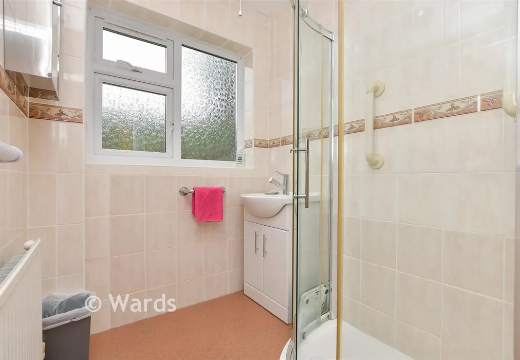Shower Room - Dumpton Park Drive, Broadstairs, Kent - Wards of Kent
