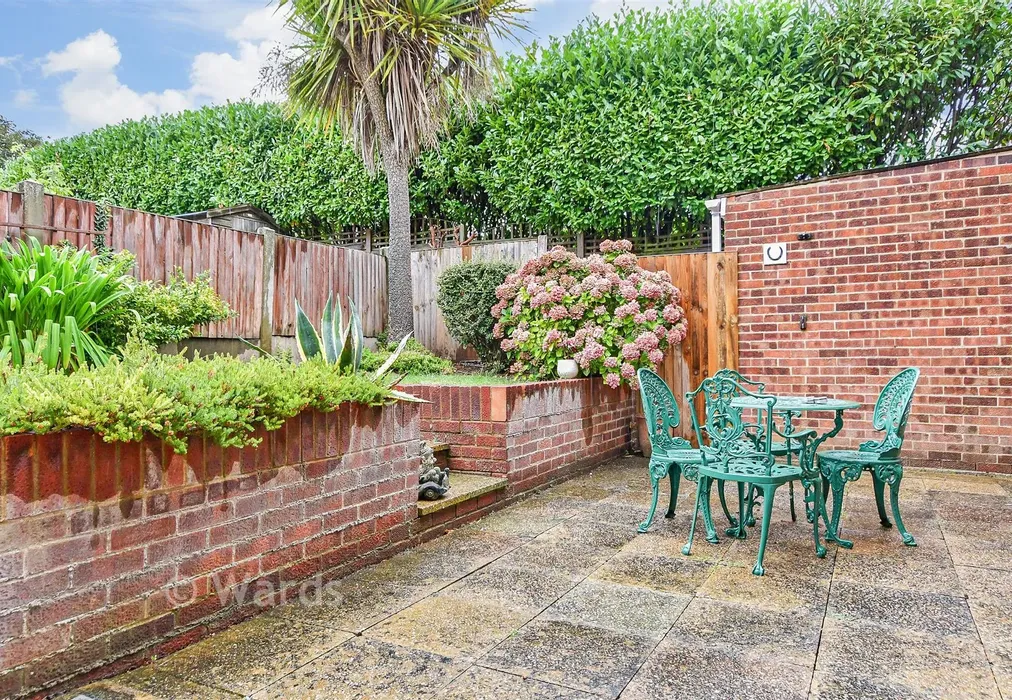 Rear Garden - Dumpton Park Drive, Broadstairs, Kent - Wards of Kent