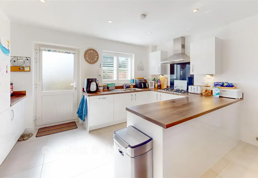 Kitchen/Diner - Sinclair Drive, Codmore Hill, West Sussex - Wards of Kent