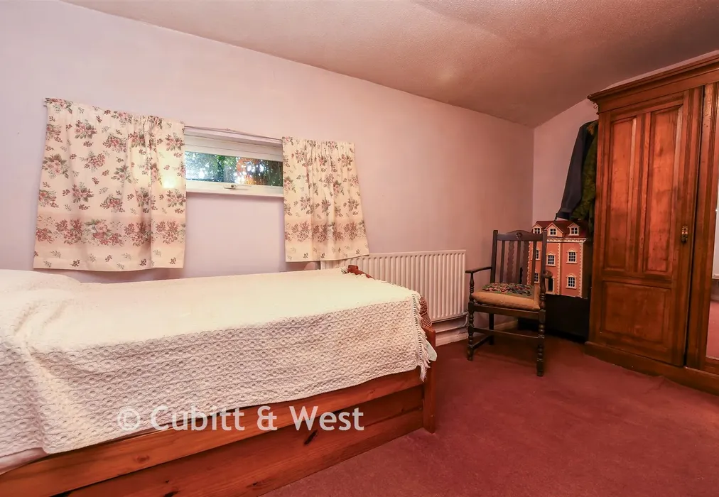 Bedroom 1 - Ifield Street, Ifield, Crawley, West Sussex - Wards of Kent