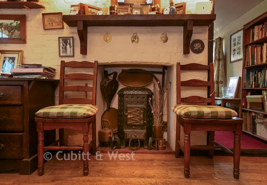 Internal Lifestyle Photograph - Ifield Street, Ifield, Crawley, West Sussex - Wards of Kent