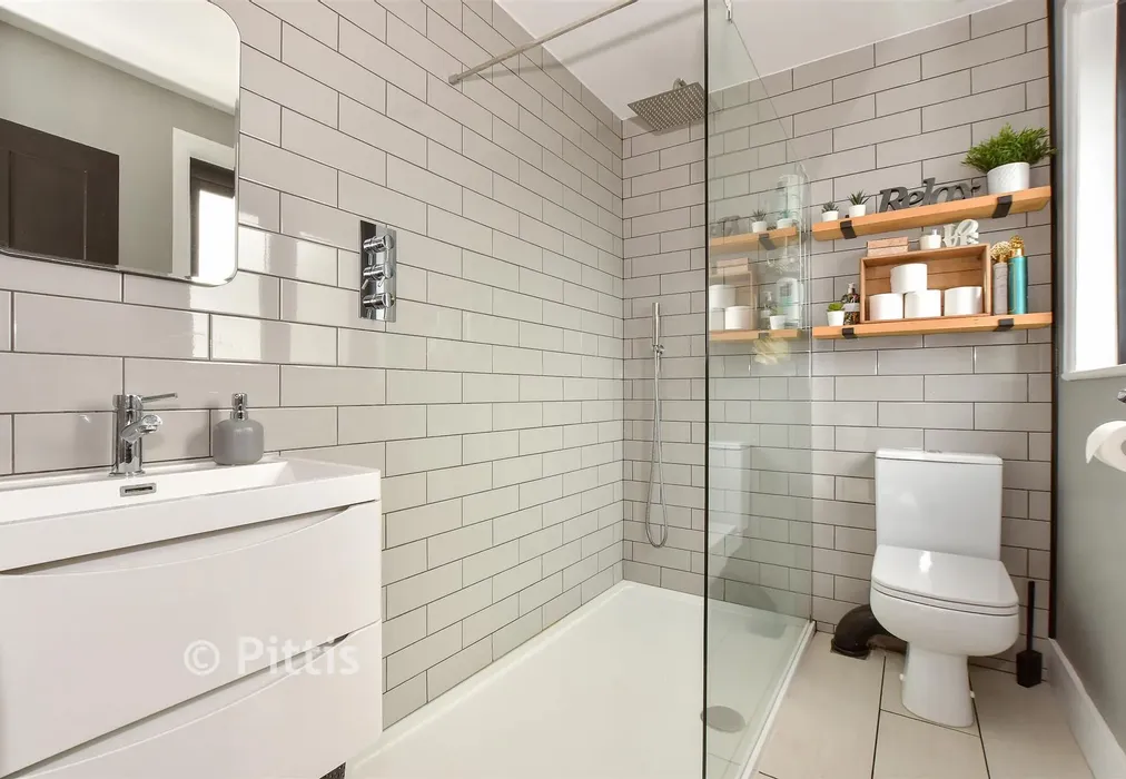 En-Suite Shower Room - Clatterford Road, Newport, Isle of Wight - Wards of Kent