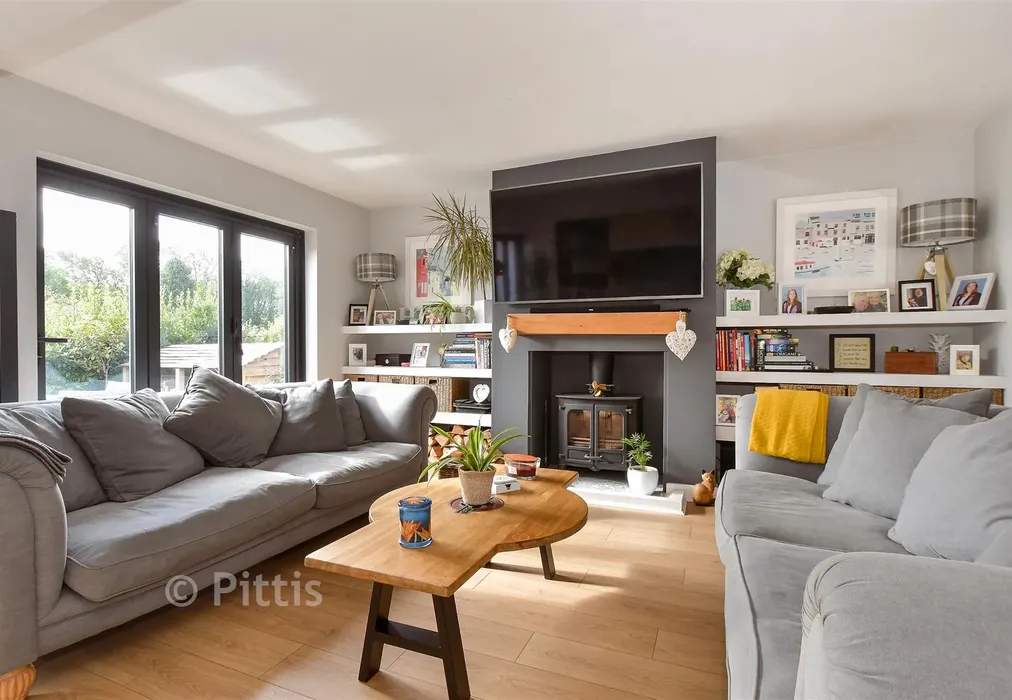 Lounge - Clatterford Road, Newport, Isle of Wight - Wards of Kent