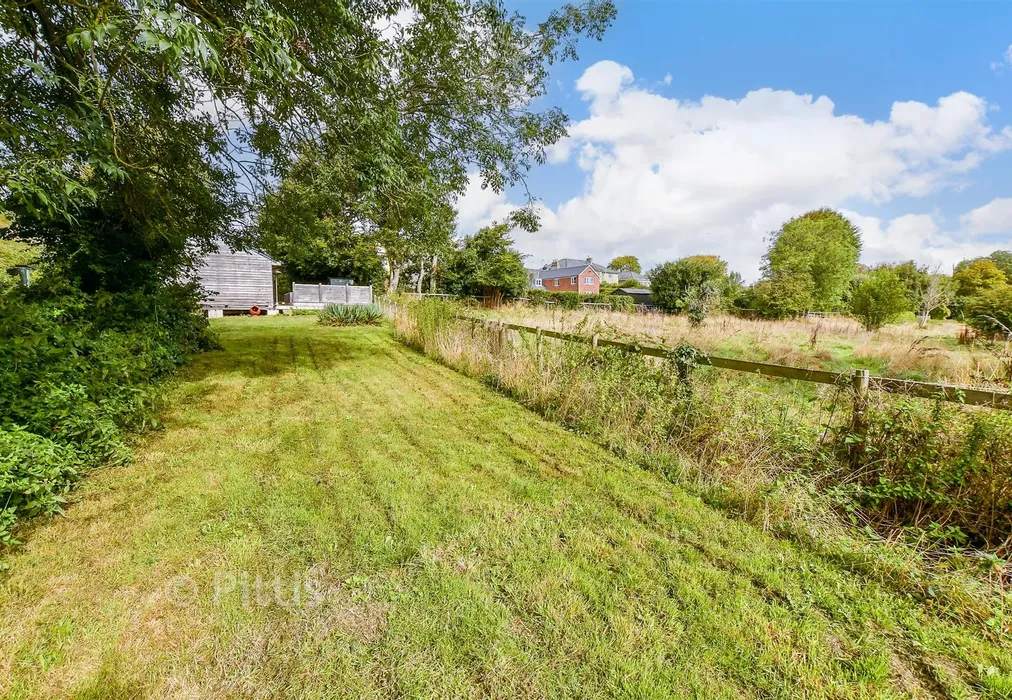 Rear Garden - Clatterford Road, Newport, Isle of Wight - Wards of Kent