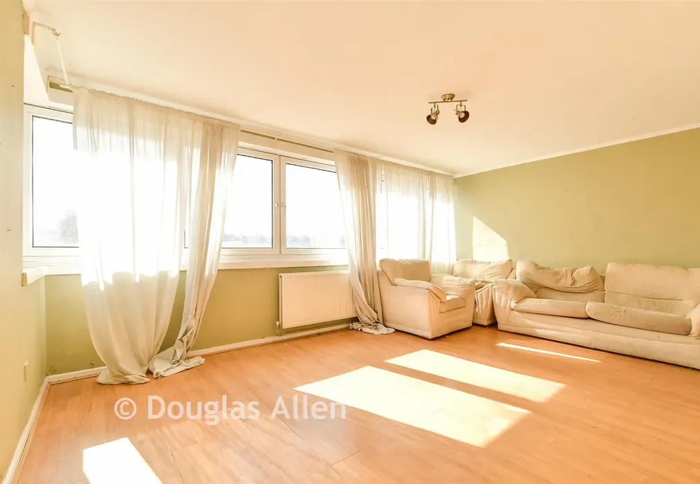Lounge/Diner - Ballard Walk, Basildon, Essex - Wards of Kent