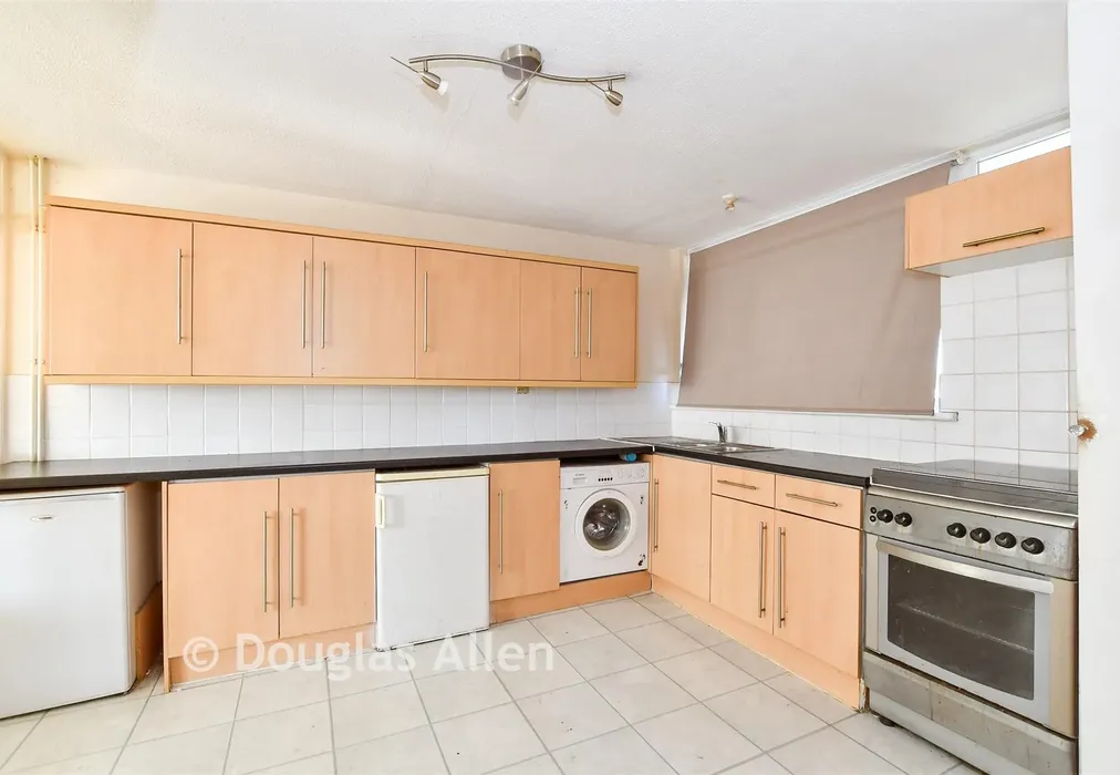 Kitchen - Ballard Walk, Basildon, Essex - Wards of Kent