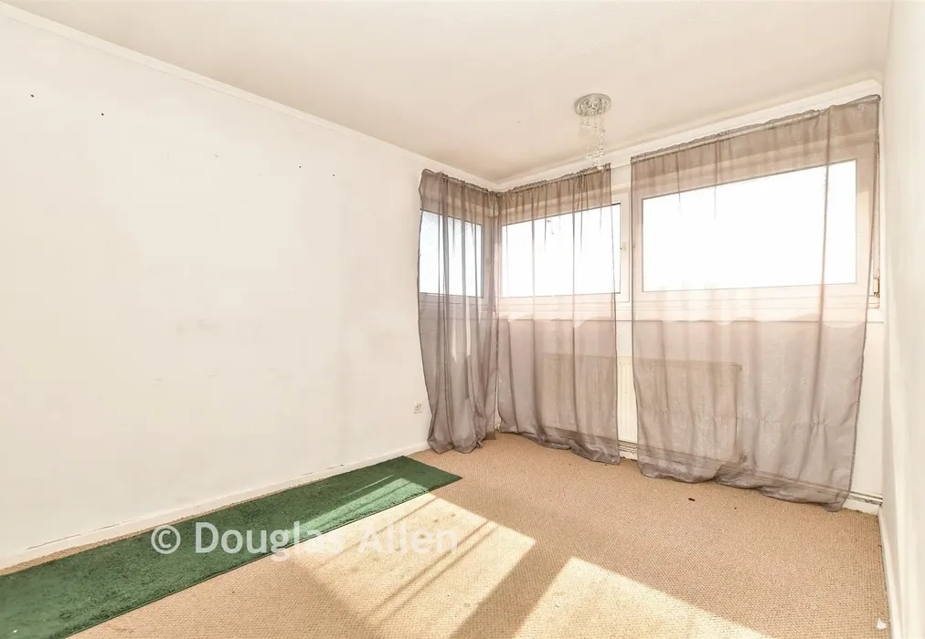 Bedroom 2 - Ballard Walk, Basildon, Essex - Wards of Kent
