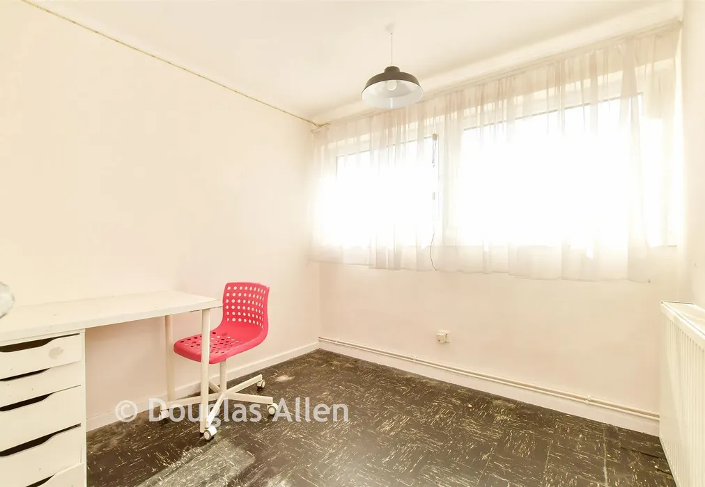 Bedroom 3 - Ballard Walk, Basildon, Essex - Wards of Kent