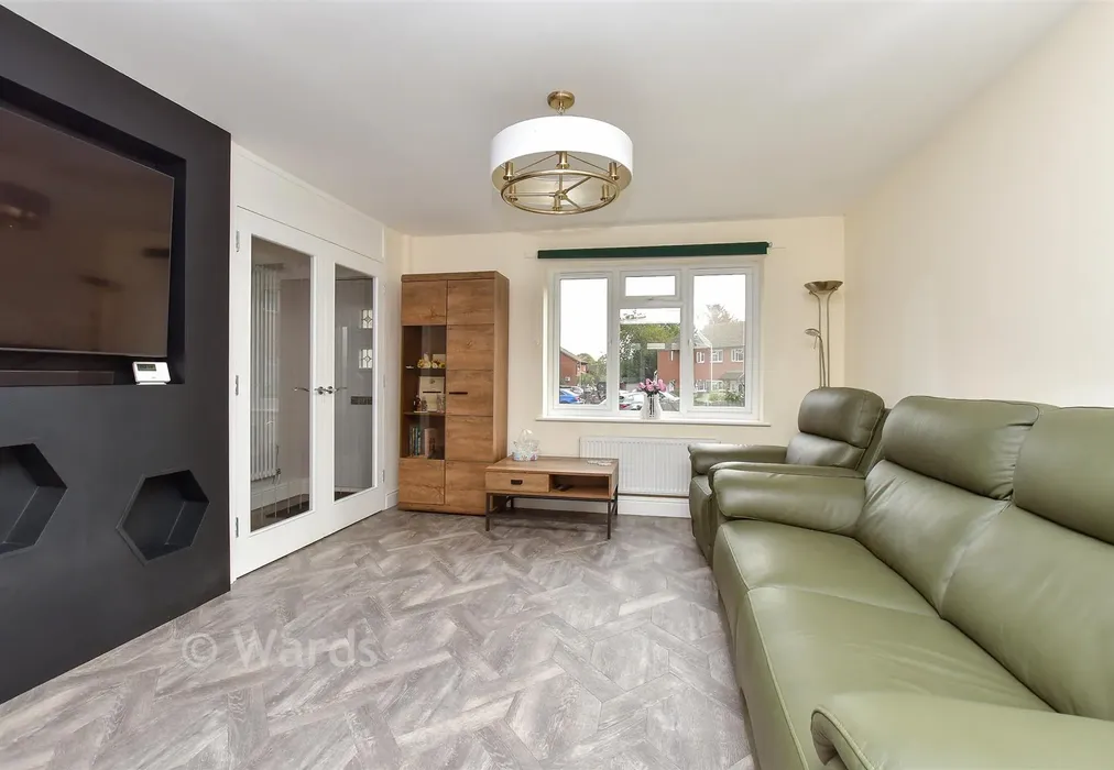 Lounge - Sheerways, Faversham, Kent - Wards of Kent