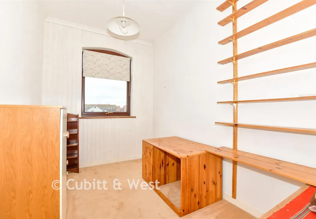 Bedroom 4 - Slipper Road, Emsworth, Hampshire - Wards of Kent