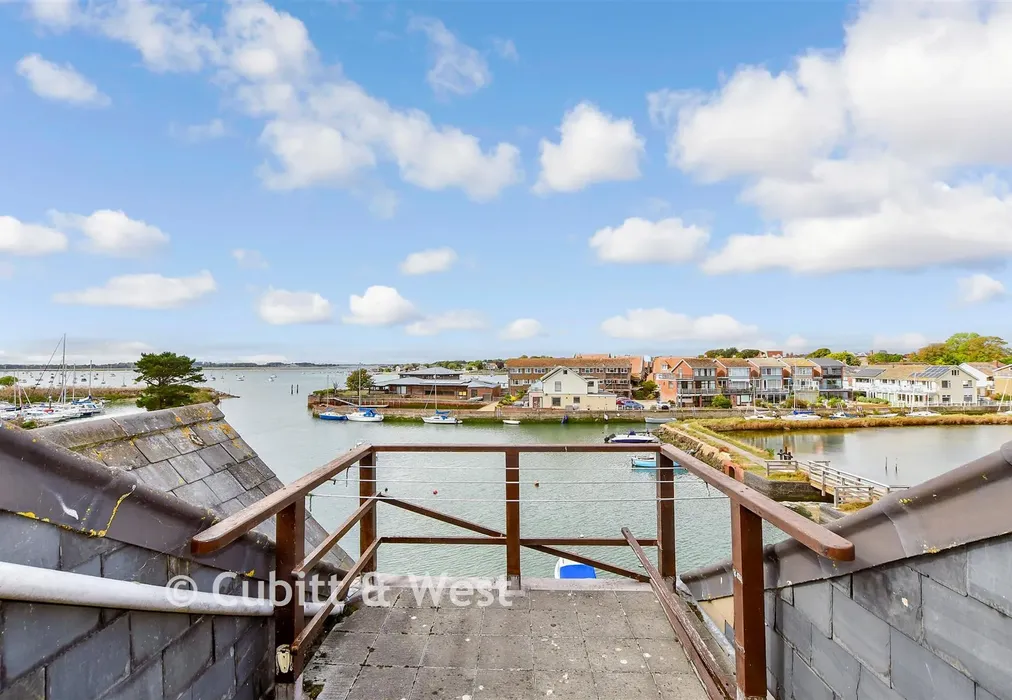 Balcony / Terrace - Slipper Road, Emsworth, Hampshire - Wards of Kent