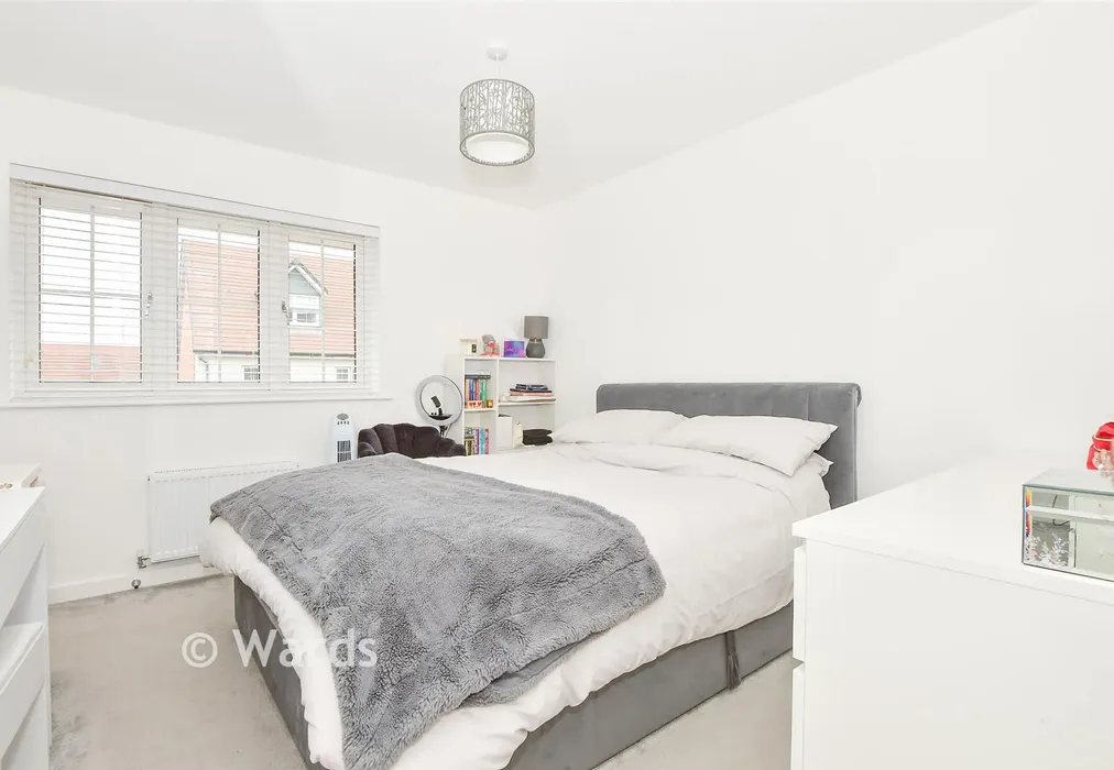 Bedroom 1 - Honeysuckle Way, Coxheath, Maidstone, Kent - Wards of Kent