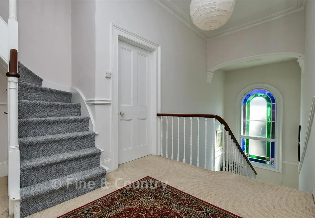 Landing - Bellevue Road, Ramsgate, Kent - Wards of Kent