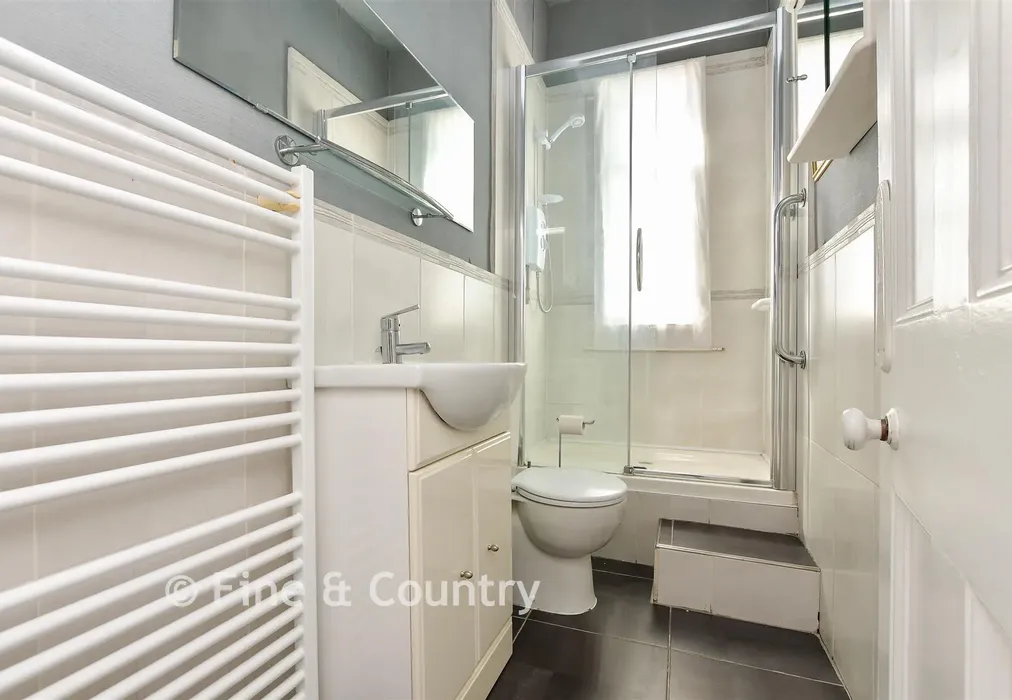 Shower Room - Bellevue Road, Ramsgate, Kent - Wards of Kent