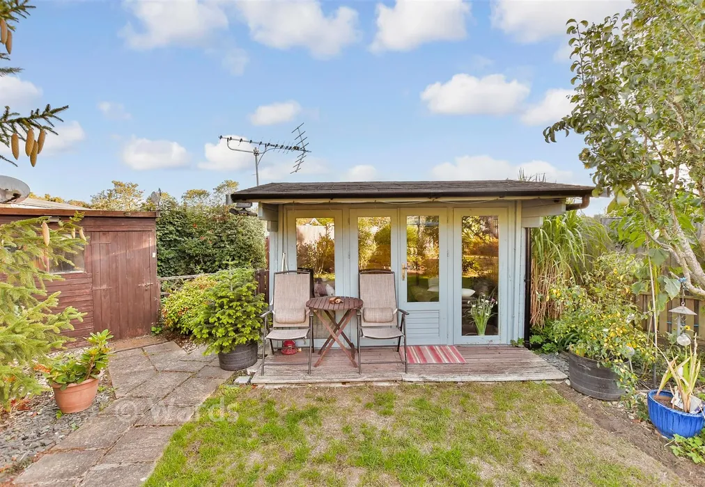 Workshop/Outbuildings - Lower Rochester Road, Rochester, Kent - Wards of Kent