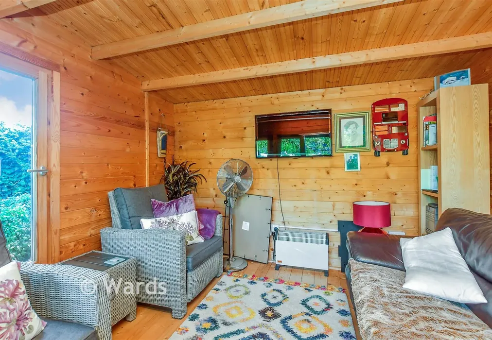 Workshop/Outbuildings - Lower Rochester Road, Rochester, Kent - Wards of Kent