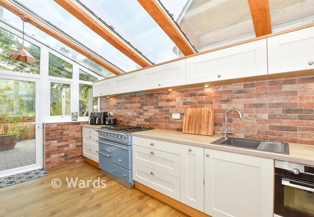 Kitchen - Haste Hill Close, Boughton Monchelsea, Kent - Wards of Kent