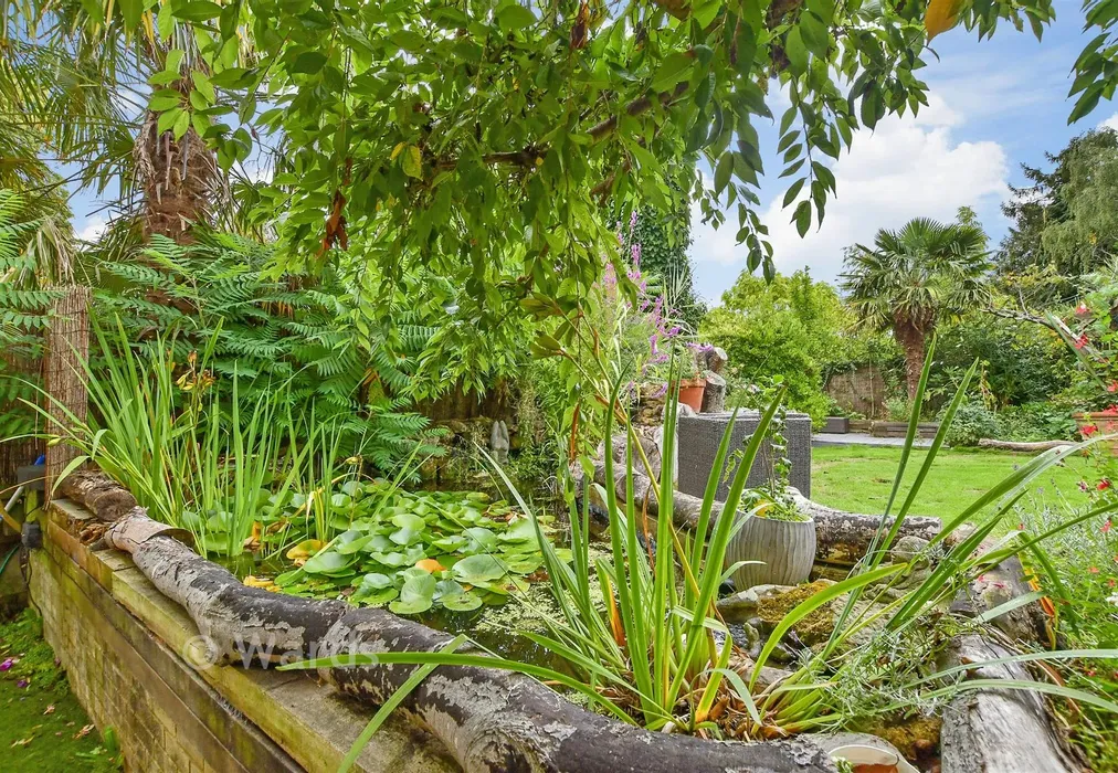 External Lifestyle Photograph - Haste Hill Close, Boughton Monchelsea, Kent - Wards of Kent