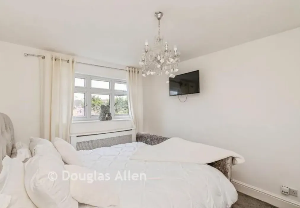 Bedroom 1 - Parsonage Road, Rainham, Essex - Wards of Kent