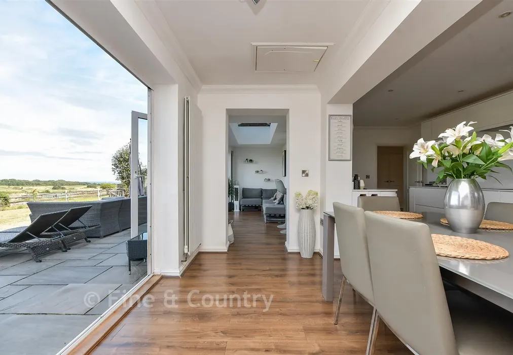 Kitchen/Breakfast Area - Foreland Heights, Broadstairs, Kent - Wards of Kent