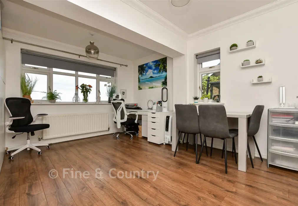 Dining Room - Foreland Heights, Broadstairs, Kent - Wards of Kent