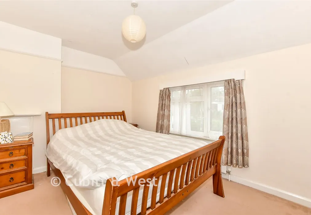 Bedroom 1 - Fitzalan Road, Arundel, West Sussex - Wards of Kent