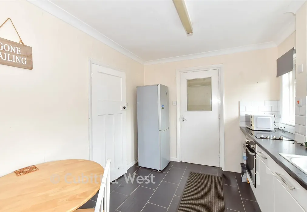 Kitchen/Breakfast Room - Fitzalan Road, Arundel, West Sussex - Wards of Kent