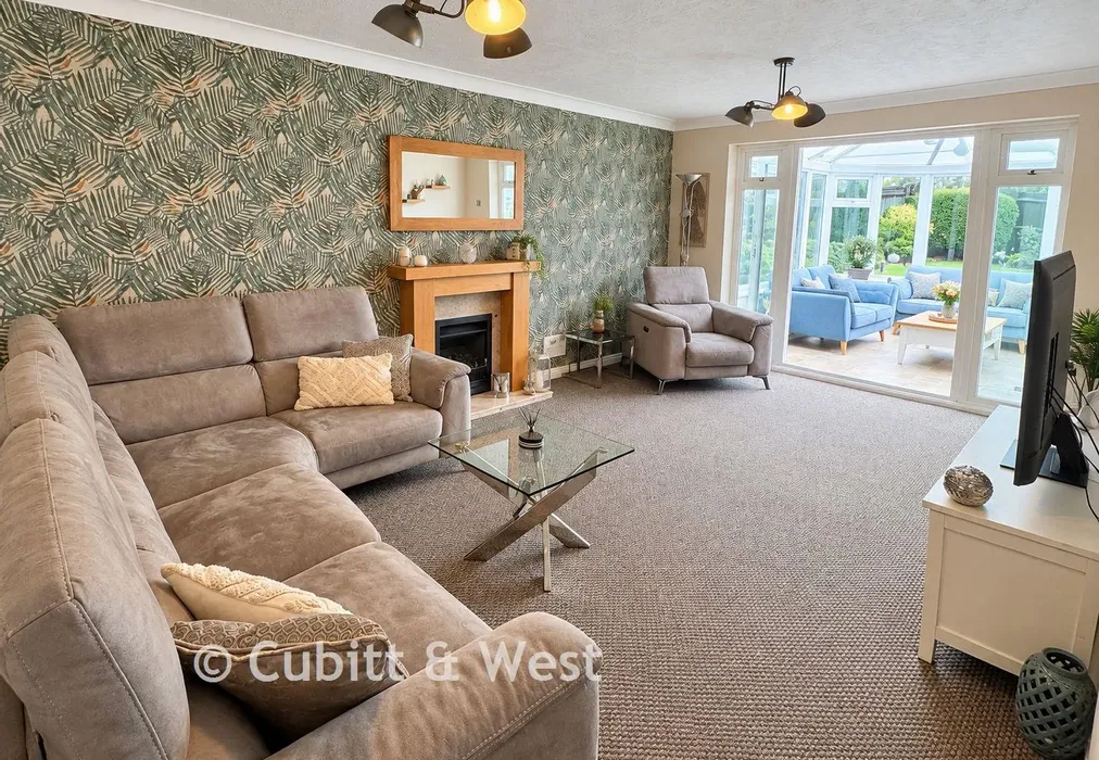 Lounge - Swift Close, Ridgewood, Uckfield, East Sussex - Wards of Kent