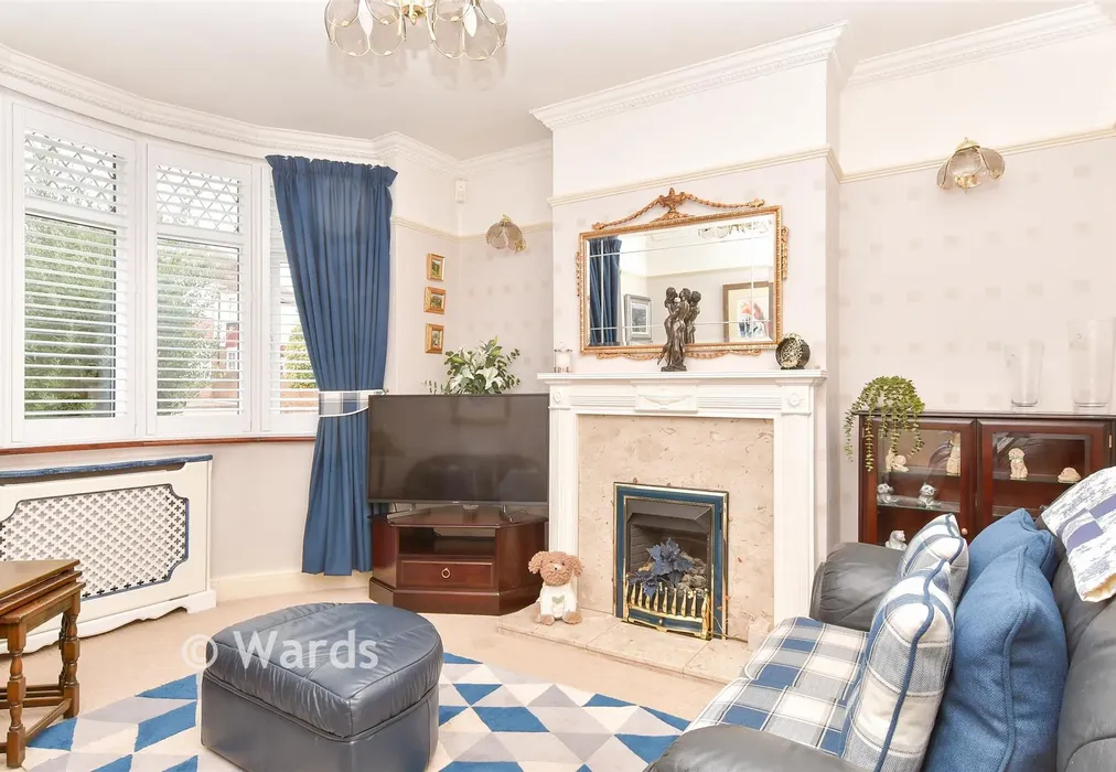 Lounge - Pattens Lane, Chatham, Kent - Wards of Kent