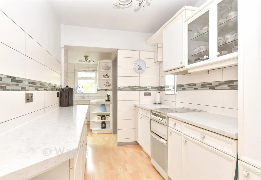 Kitchen - Pattens Lane, Chatham, Kent - Wards of Kent