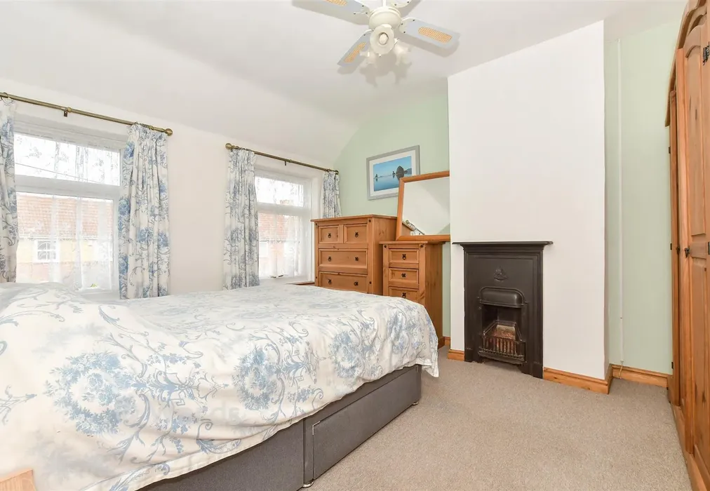 Bedroom 1 - St. John's Road, Elvington, Dover, Kent - Wards of Kent