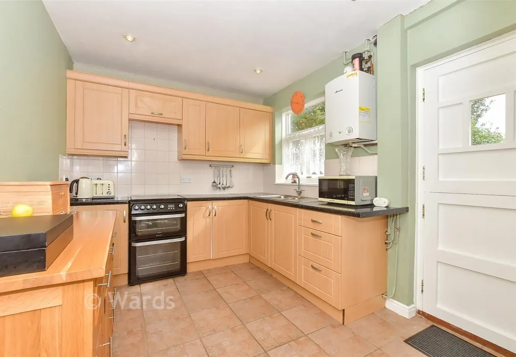 Kitchen - St. John's Road, Elvington, Dover, Kent - Wards of Kent
